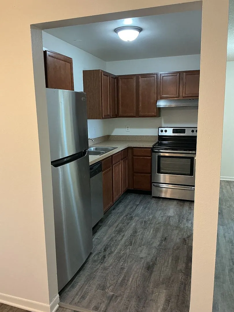 Crestview Apartments (Crestview 23 LLC) — Photo 2