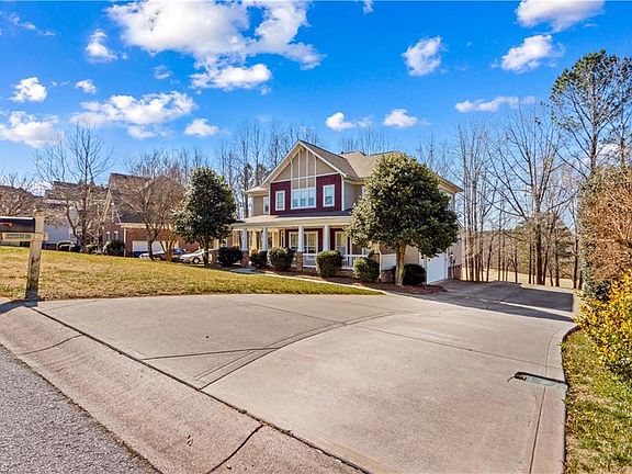 4th image of 137 Hunters Hill Dr