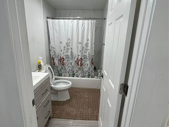 5th image of 2112 164th Ave NE