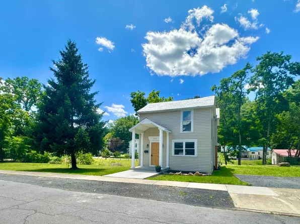 909 Rose Ave, Clifton Forge, VA 24422