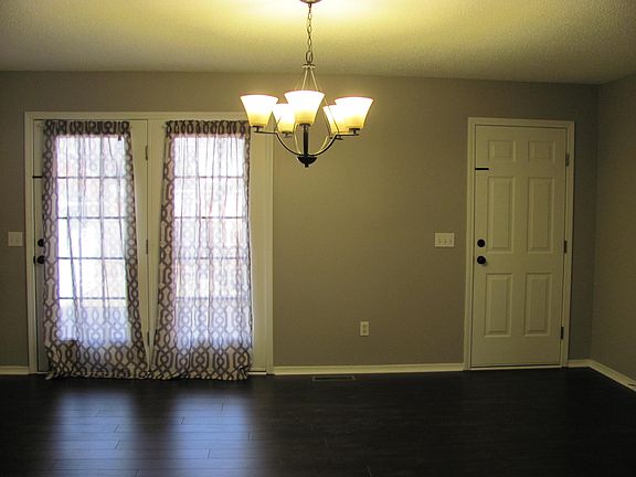 5th image of 1600 W 3rd Pl