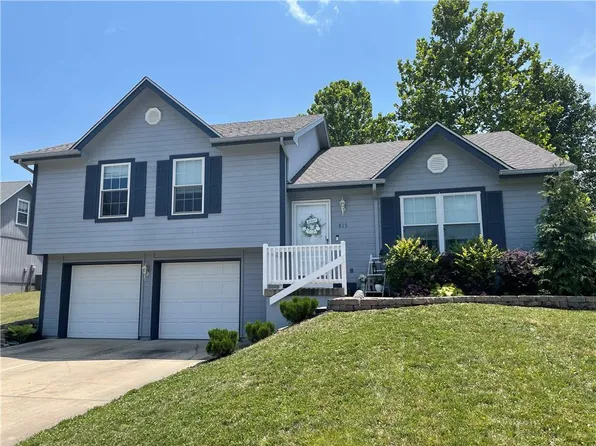 815 SE 16th Ter, Oak Grove, MO 64075
