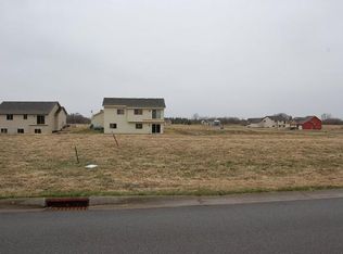 11826 Mayview Curv, Lindstrom, MN 55045