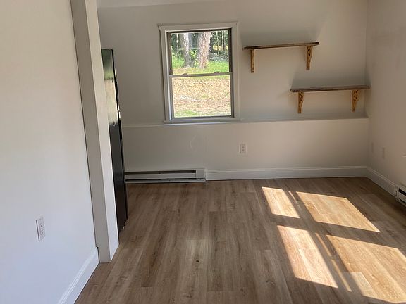 5th image of 247 Coolbaugh Rd