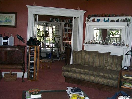 5th image of 949 Thomas Ave