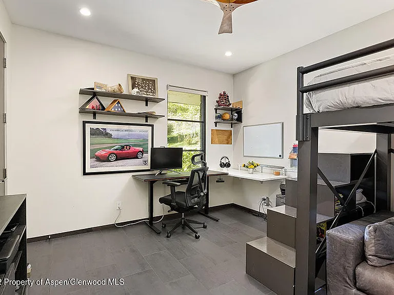 47 Mustang Cir — Photo 25