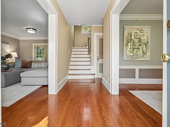 3rd image of 420 Up Mountain Avenue