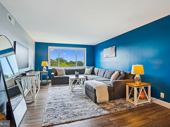 3rd image of 8315 N Brook Ln #2-904