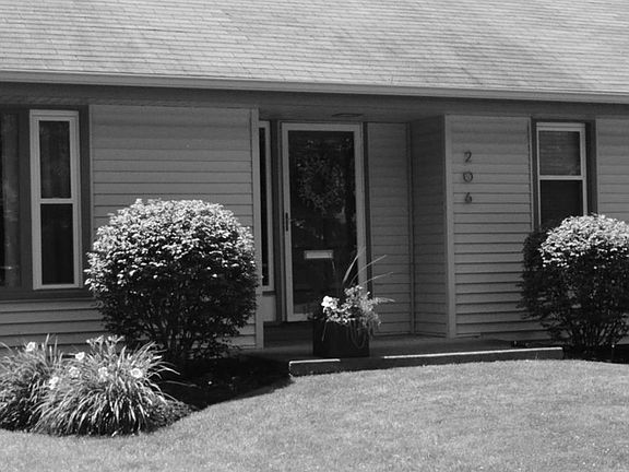 3rd image of 206 Diana Dr