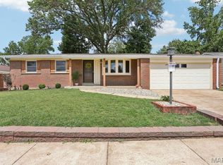 2615 Camino Dr, Saint Louis, MO 63125