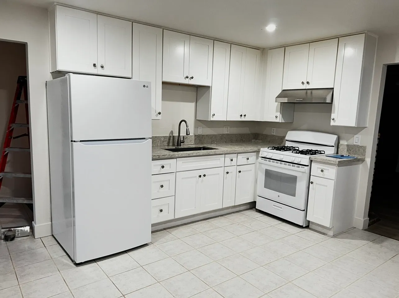 4 bed, 1400 sqft, $3,900 — Photo 1
