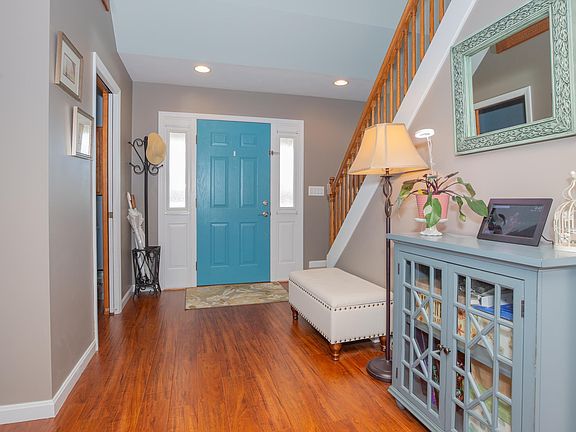 2nd image of 8910 Ridgeview Ln