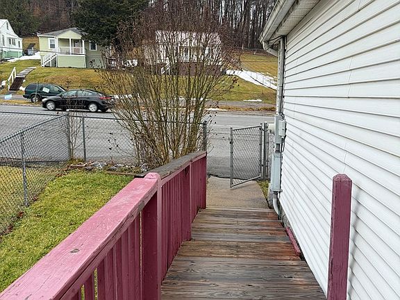 4th image of 6110 Robert C Byrd Dr