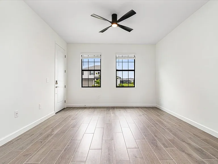 4873 Seafoam Trl — Photo 33