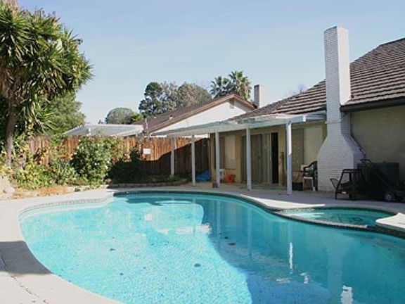 Refreshing pool and spa