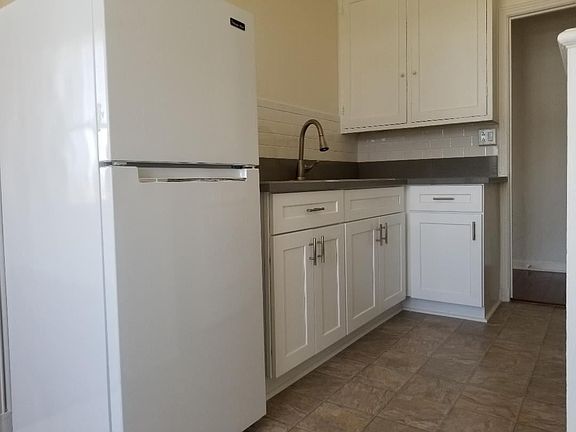 5th image of 801 Gramercy Dr APT 501