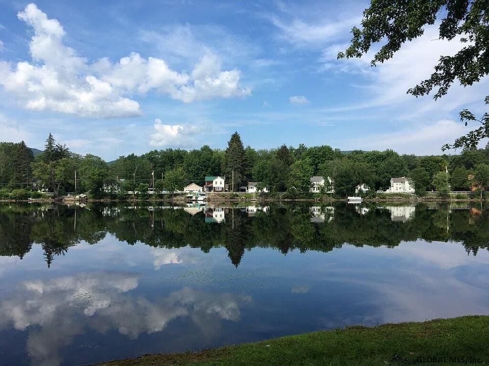 1st image of 13 Terrace Dr Ext