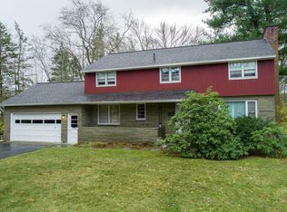 2376 Cayuga Rd, Niskayuna, NY 12309