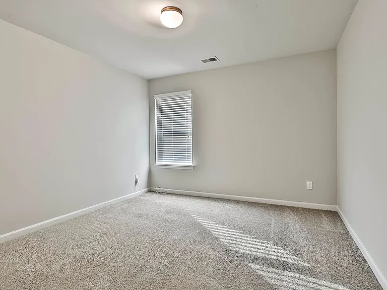 5037 Pioneer Pkwy — Photo 18