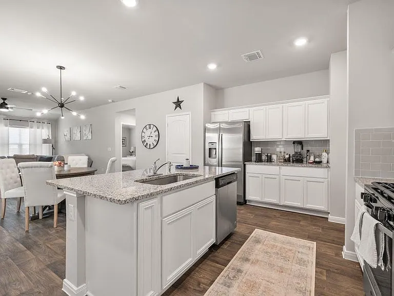 14013 Heywood Dr — Photo 14