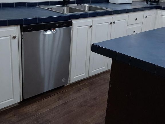 5th image of 5660 Creek Road