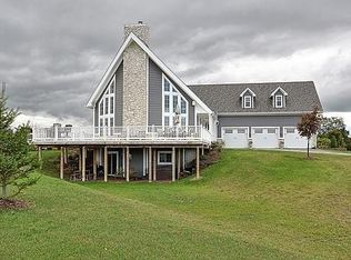 W299N8870 County Rd E, Hartland, WI 53029