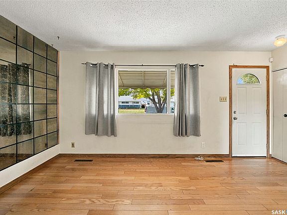 2nd image of 226 U Avenue N