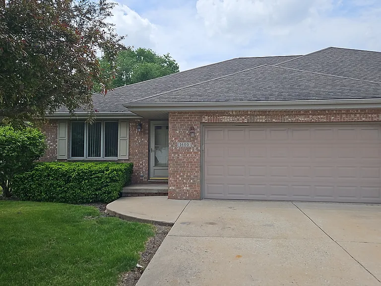 1600 Schubert Dr — Photo 1