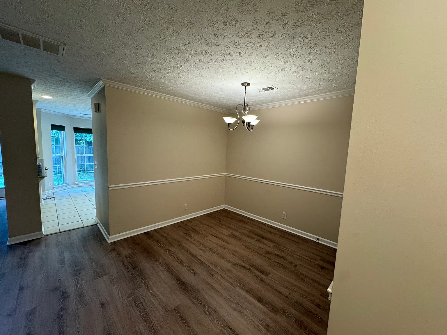 2 bed, 1.5 bath, 1350 sqft, $1,750 — Photo 4
