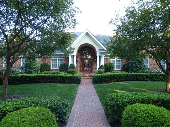 215 Wyndover Dr, Danville, VA 24541