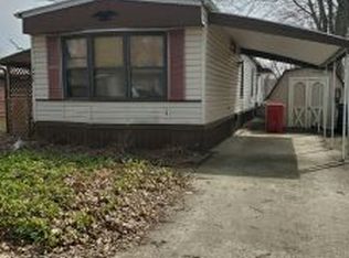238 Hickory Cir, Elyria, OH 44035