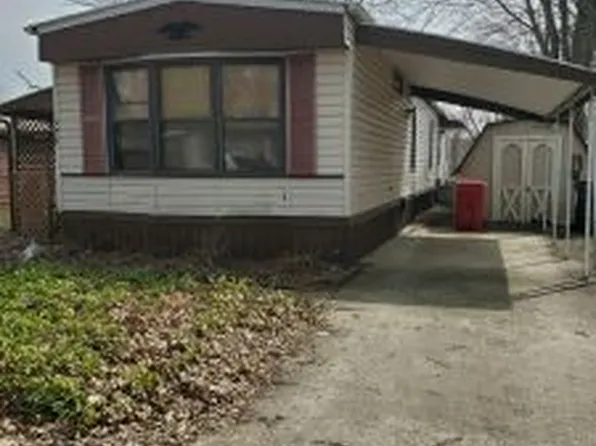 238 Hickory Cir, Elyria, OH 44035