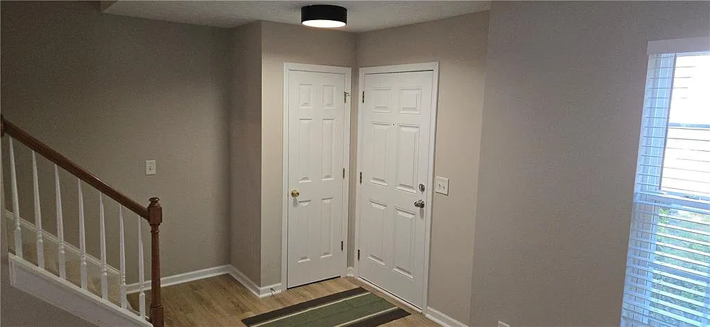 4 bed, 2.5 bath, 1982 sqft, $2,100 — Photo 4