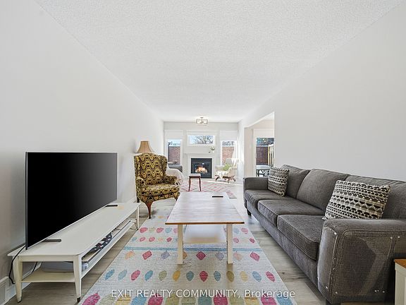 3rd image of 601 Grenfell Dr #15
