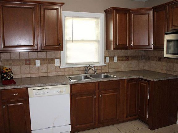4th image of 1409 W Edgemoor Dr