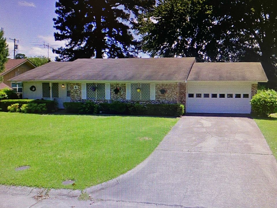 1st image of 4 Desoto Cir