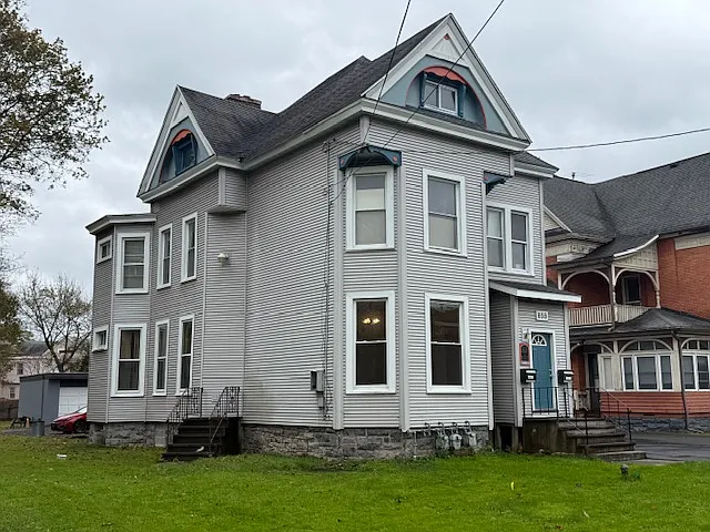 633 W Onondaga St — Photo 27