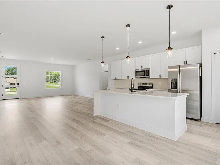 324 Marion Oaks Trl — Photo 8