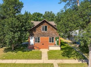 109 6th St NW, Minot, ND 58703