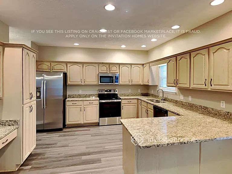 6975 Calderwood Dr — Photo 8