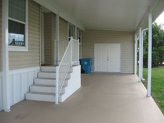 Lg Storage Shed & Drive