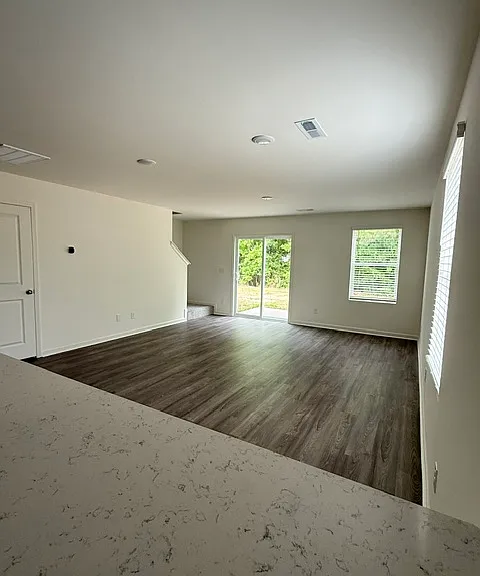 2429B Brookville Dr — Photo 7