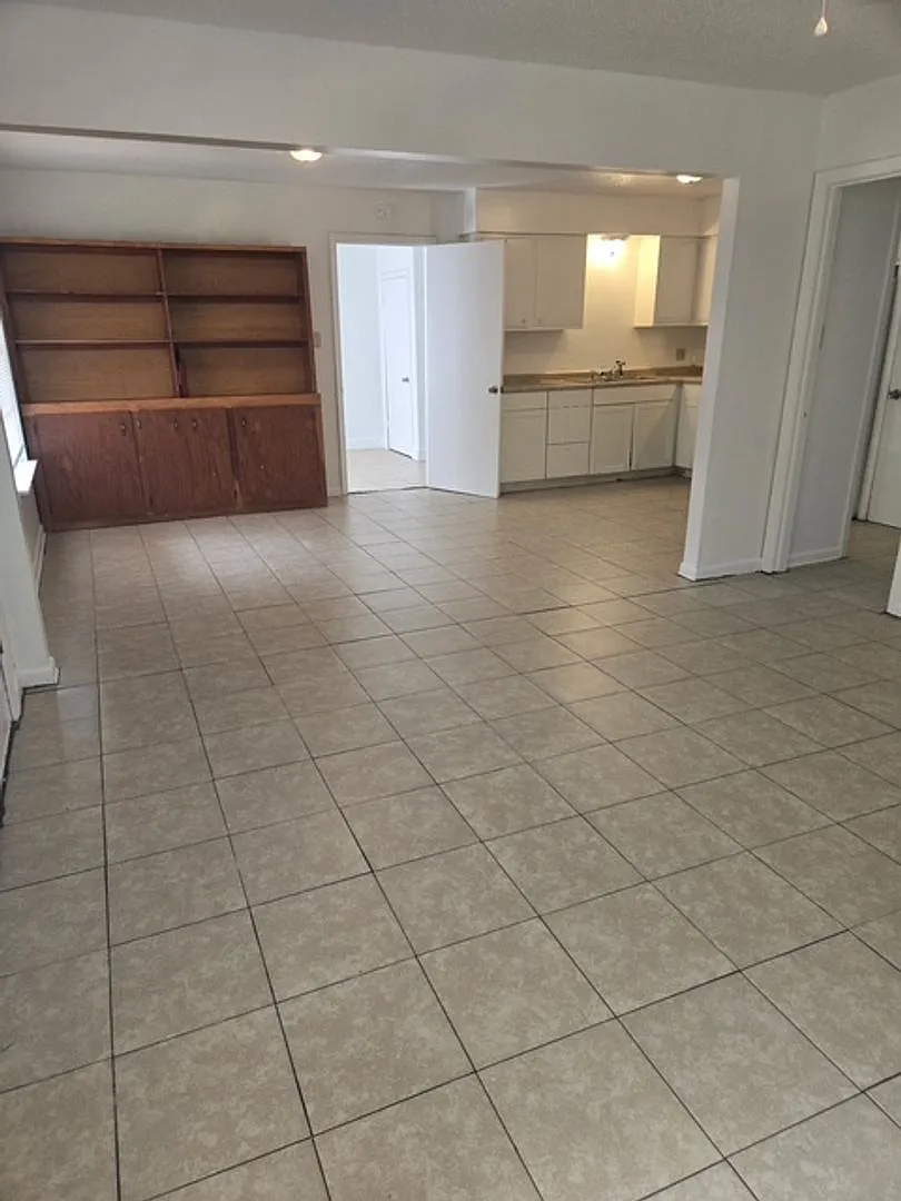 Gulfport 4 Bedroom — Photo 4