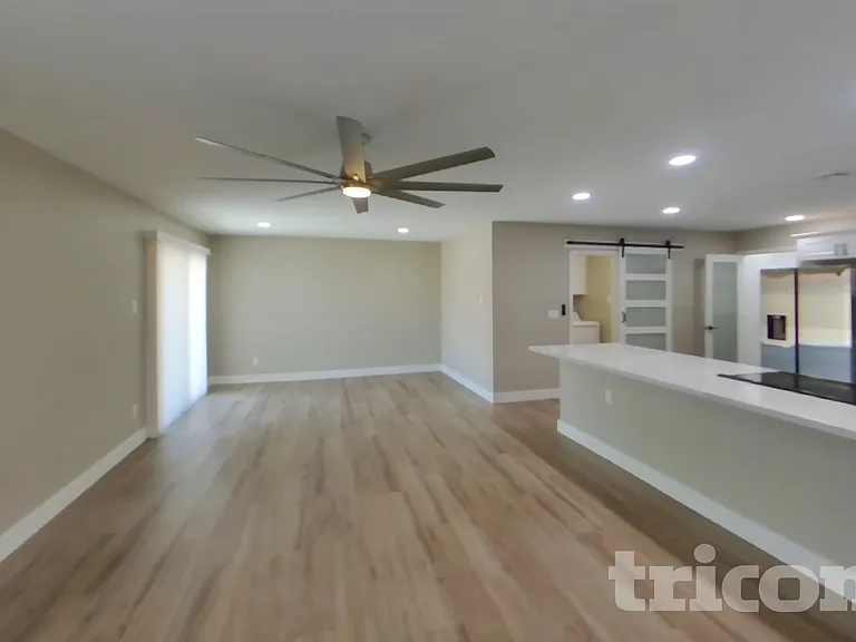 4820 W Hayward Ave — Photo 3