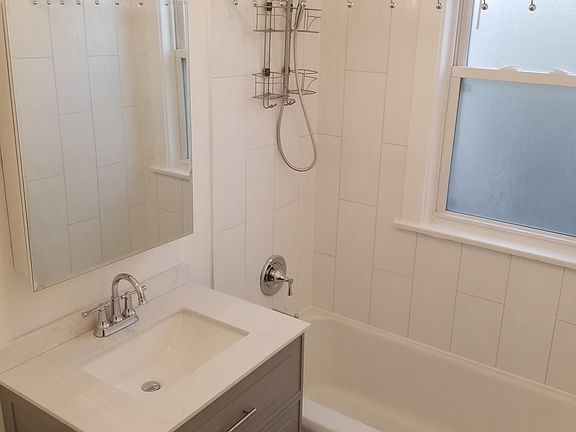 5th image of 5008 N Leavitt St #2