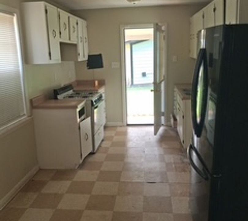 1st image of 4637 Appleville St