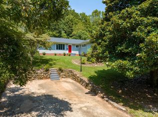 229 9th Ave SE, Hickory, NC 28602
