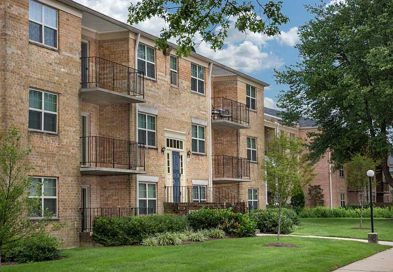 Deerfield Run & Village Square North Apartments — Photo 10
