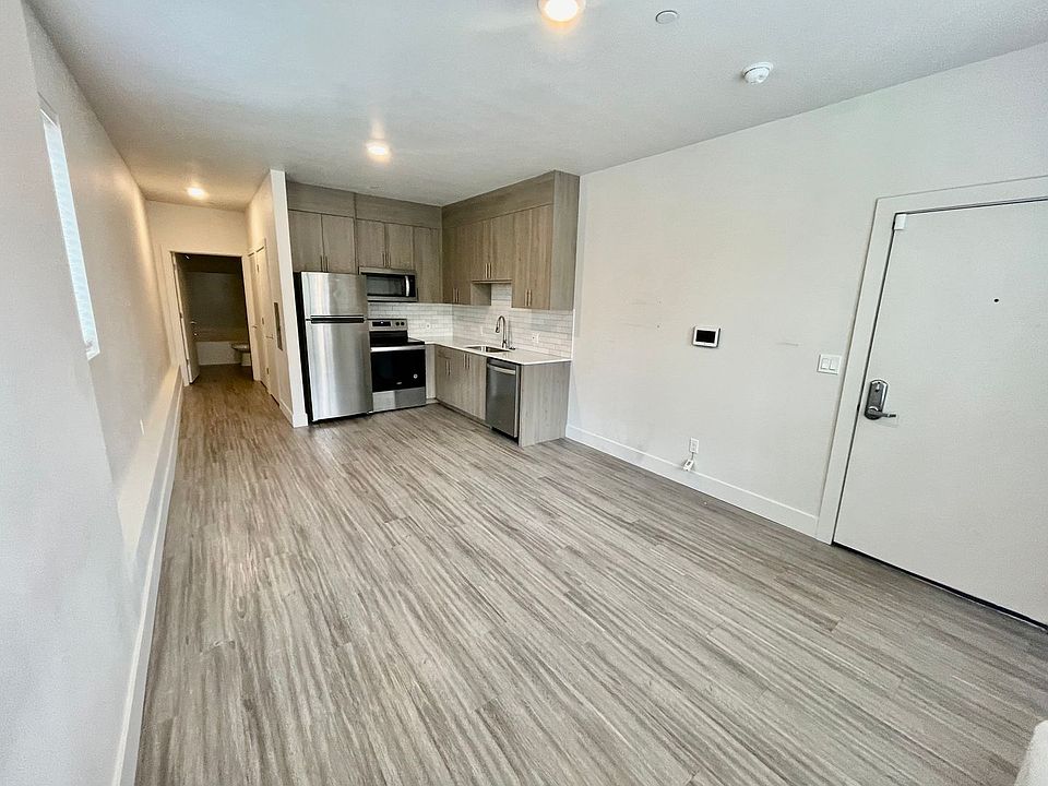 1st image of 7240 N Saint Louis Ave #101