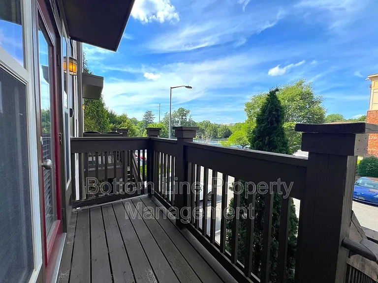 841 Seigle Point Dr — Photo 24